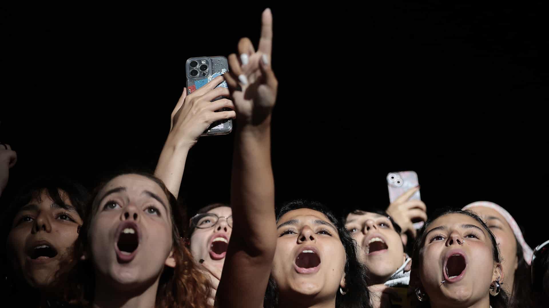 Marés Vivas à Gaia a cinq scènes, une grande roue et une tyrolienne.