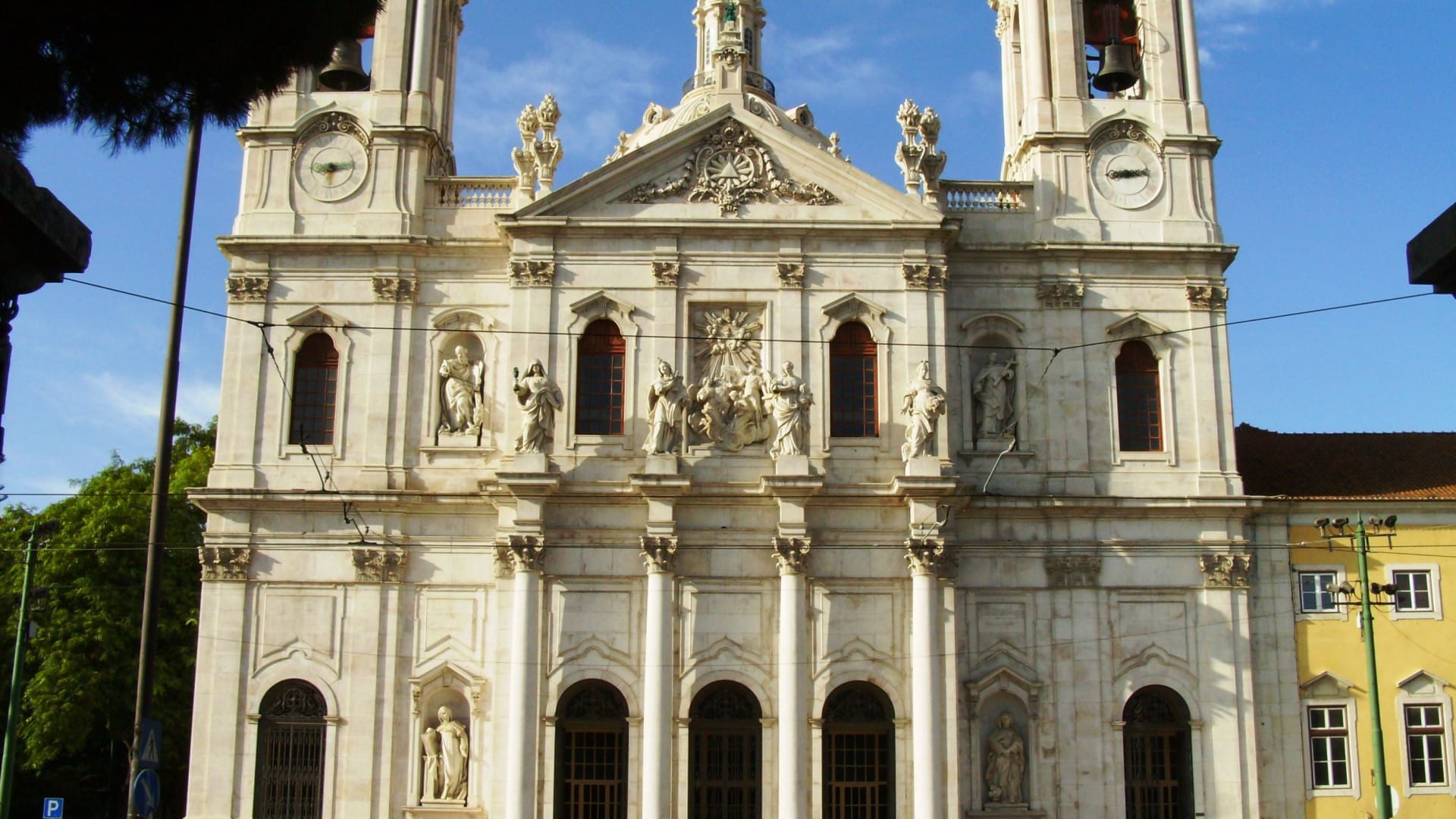 Maria José Palla : Les funérailles commencent mardi, avec veillée à Estrela.