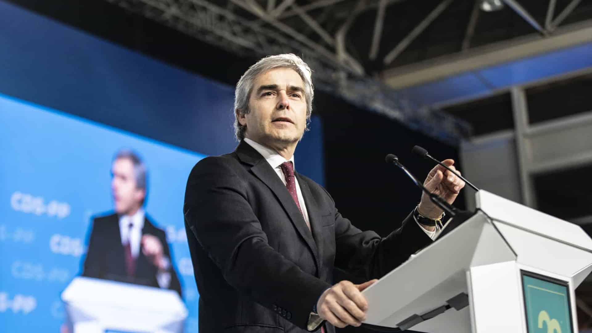 Melo dit que les moyens de l'armée de l'air sont adéquats pour le transport médical.