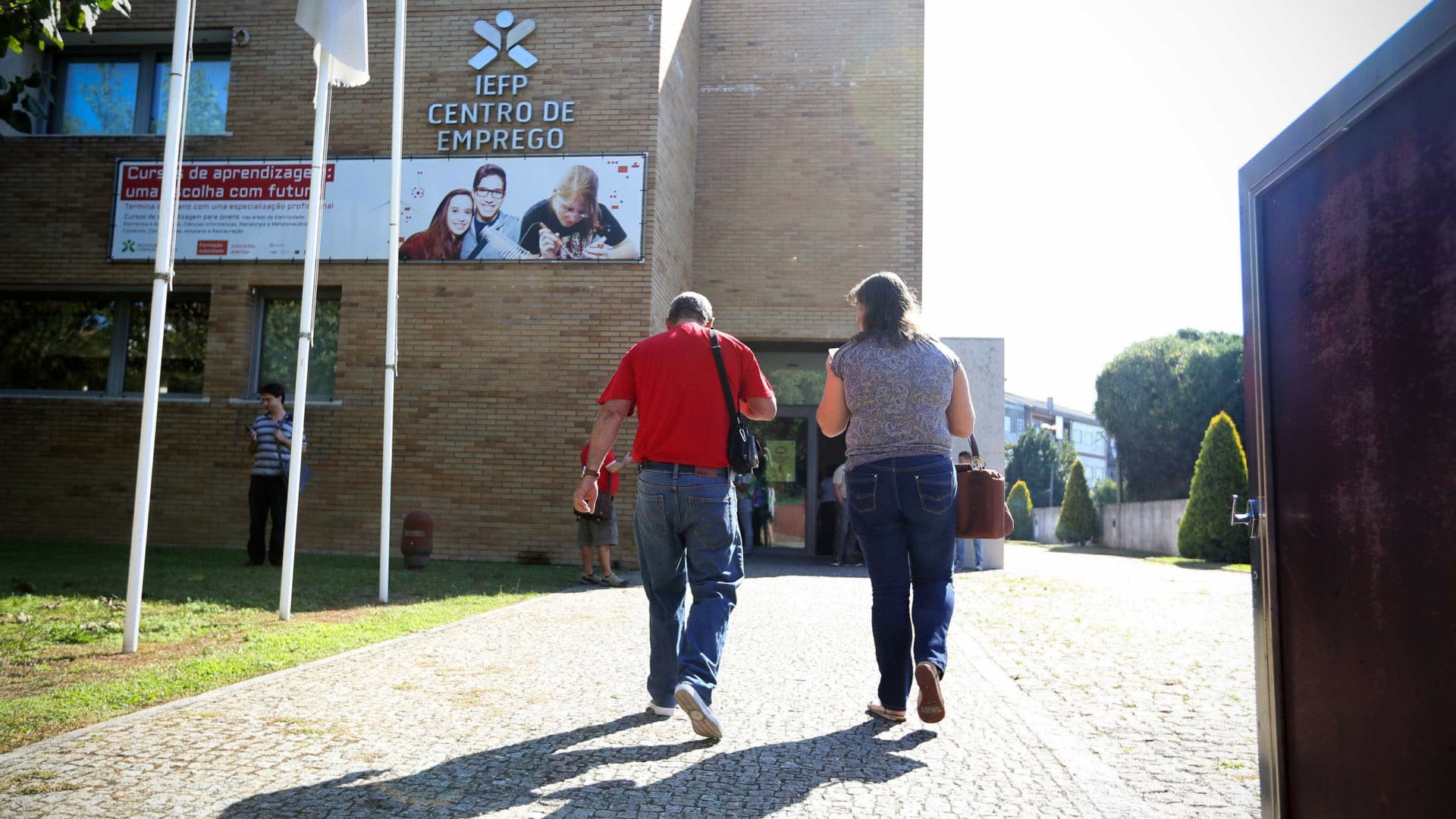 Nombre de couples au chômage avec une baisse annuelle de 1,1 % en juin