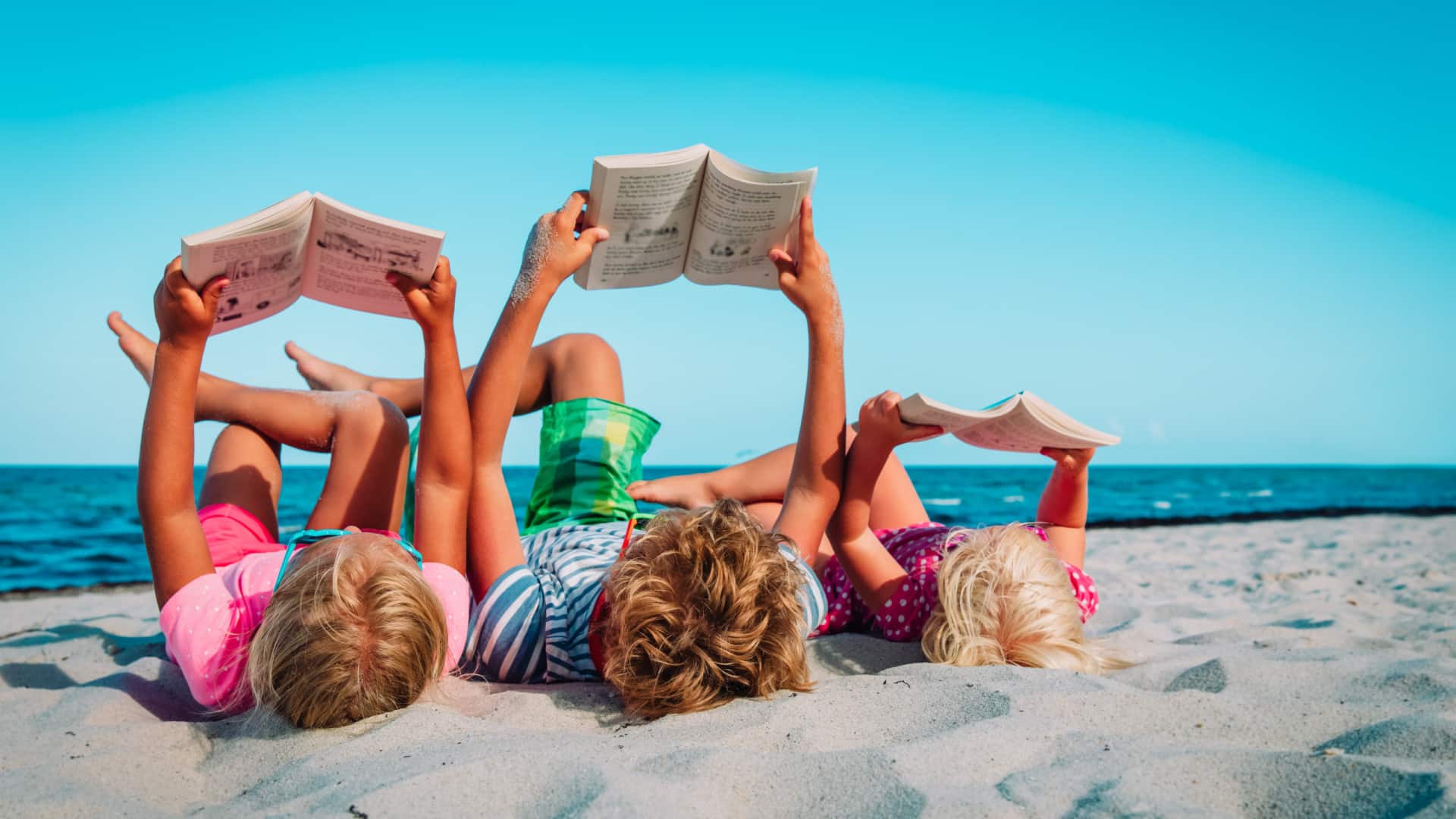 Olhaaa... le livre. 30 nouveautés pour les vacances des enfants et des jeunes.