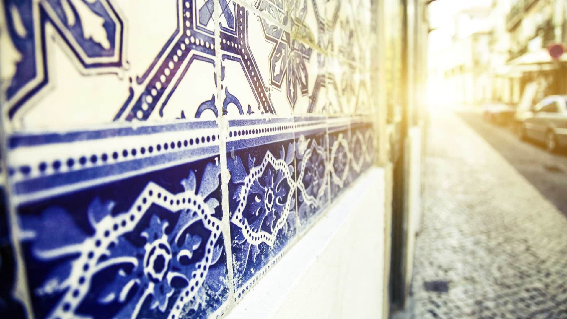 Panneau de carreaux Art Nouveau proposé comme bien d'intérêt public