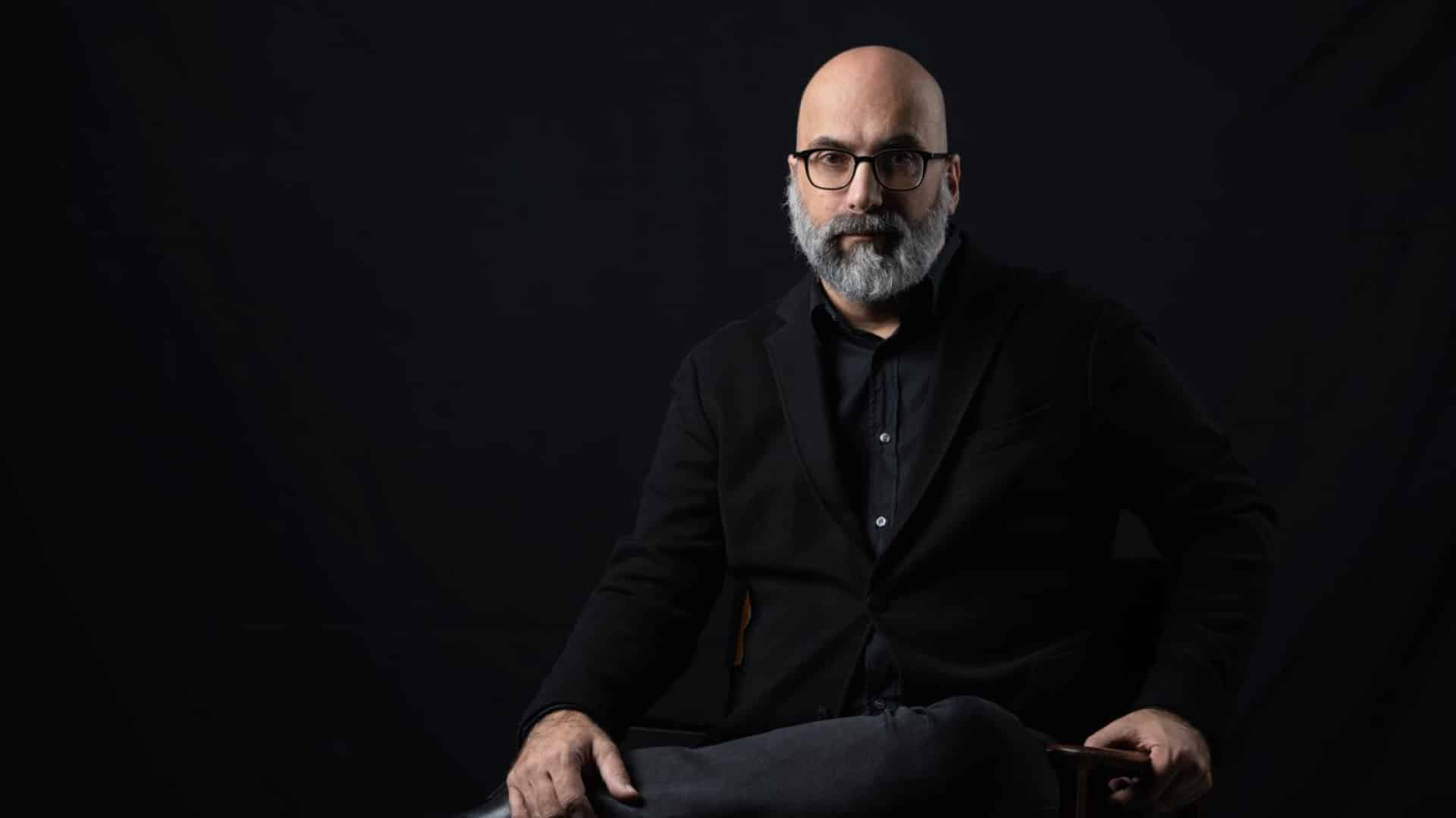 "Peut-être que toutes les morts sont des miracles, si les saints attendent."