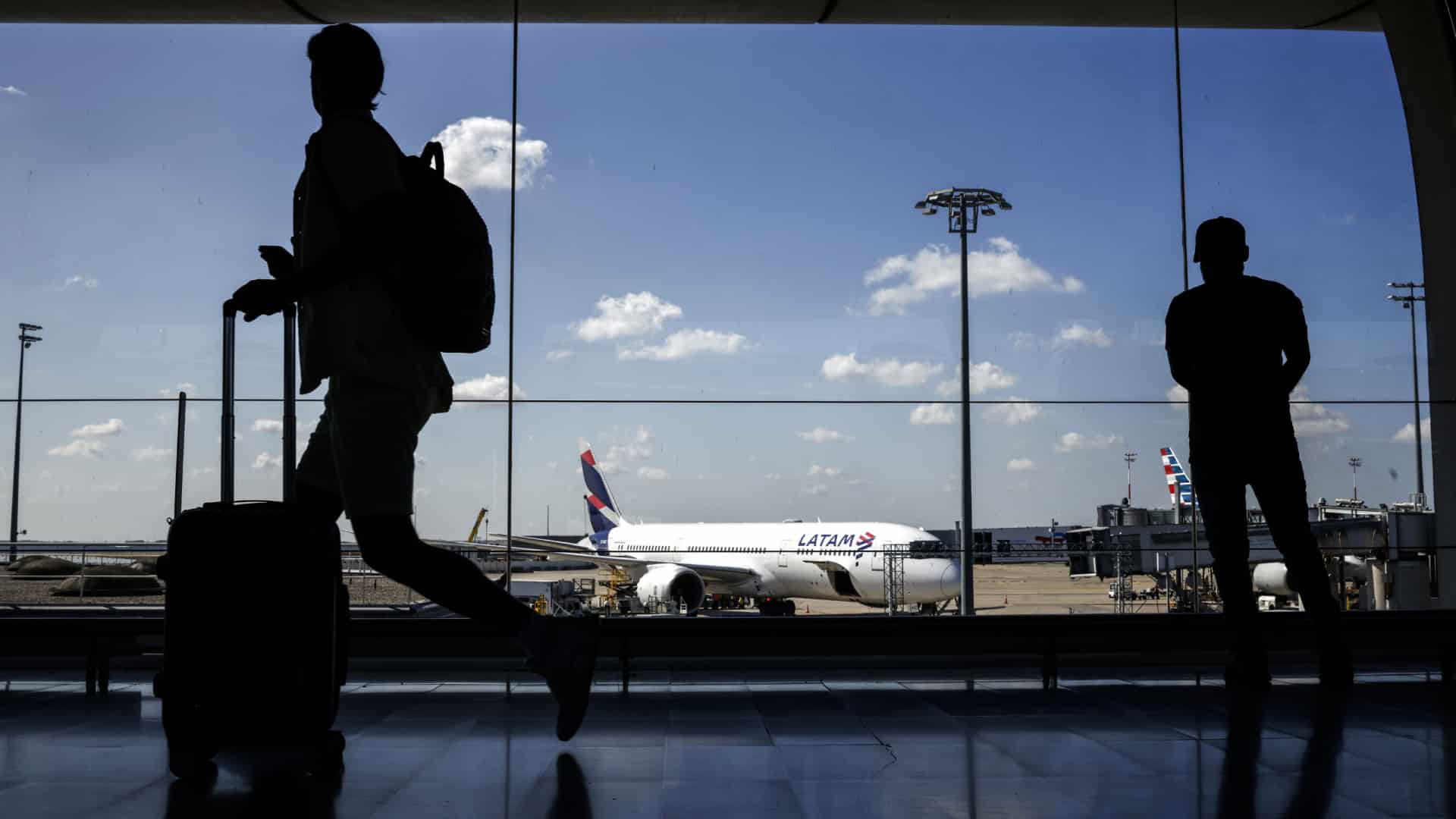 Près de mille vols annulés en France le deuxième jour de grève.