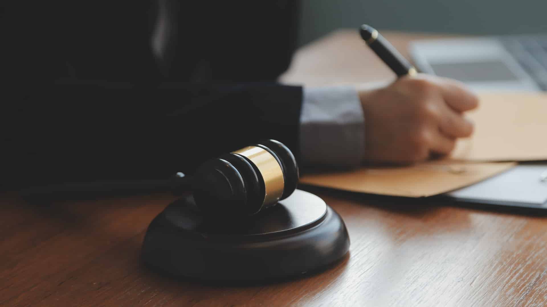 Préventive pour un suspect de maltraiter sa compagne à Arraiolos.