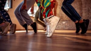 Professeur de danse accusé de harcèlement par des étudiantes. "On s'embrasse?"