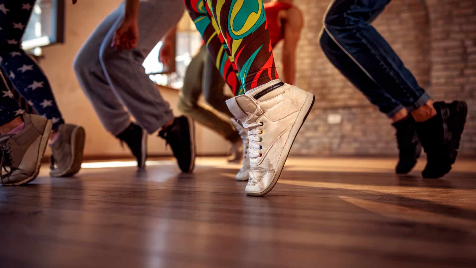 Professeur de danse accusé de harcèlement par des étudiantes. "On s'embrasse?"
