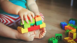 "Risque imminent". Crèche illégale avec 38 enfants fermée à Cascais.