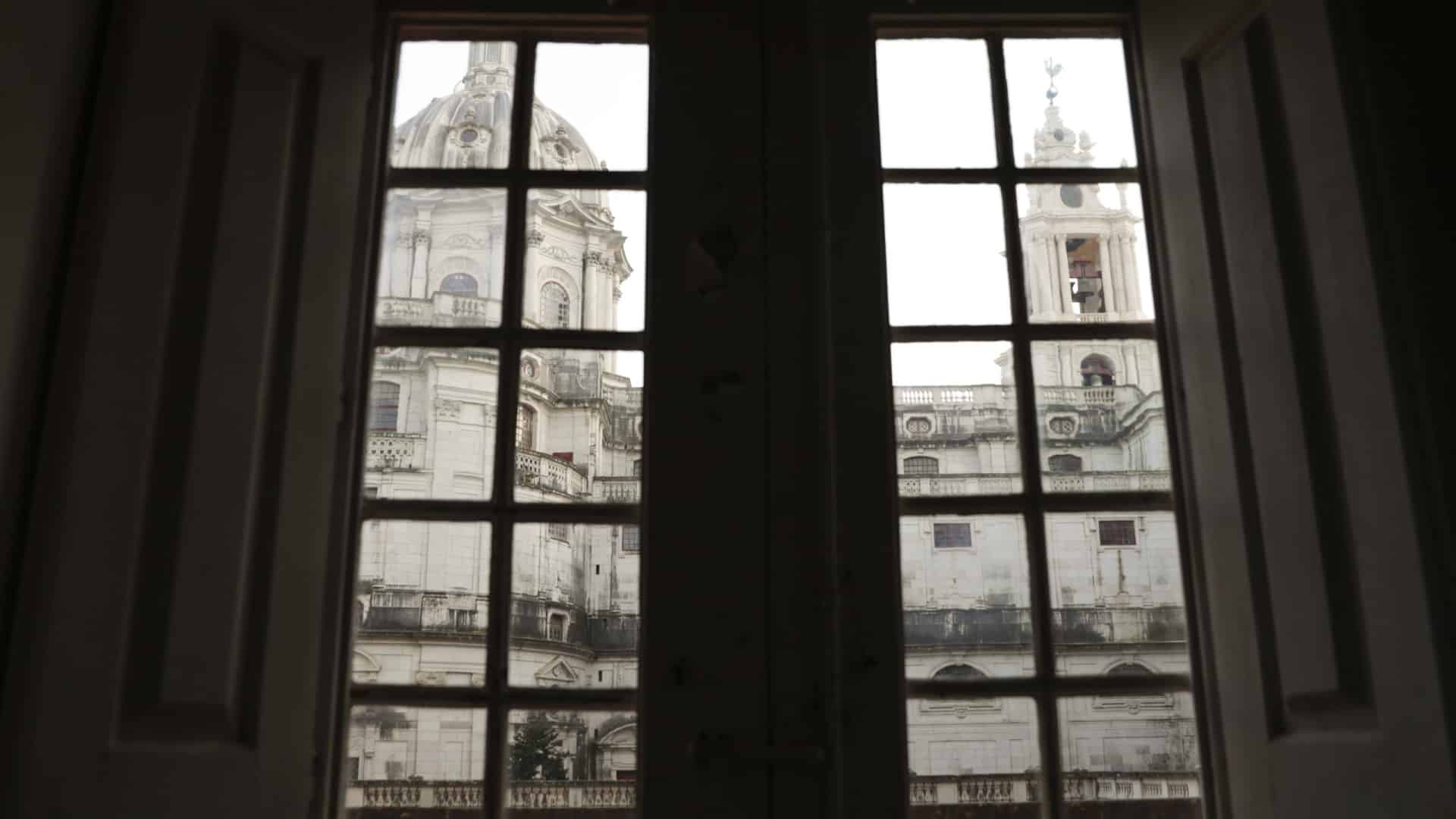 Signature de Josefa d'Óbidos découverte dans une peinture du Palais de Mafra.