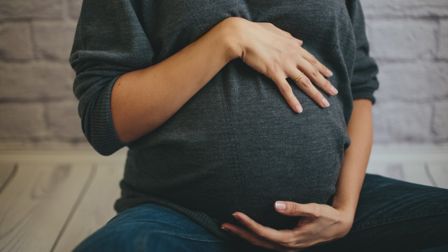 Fermeture d'urgences à la rive sud a 'mené' une femme enceinte à Cascais. Bébé décédé