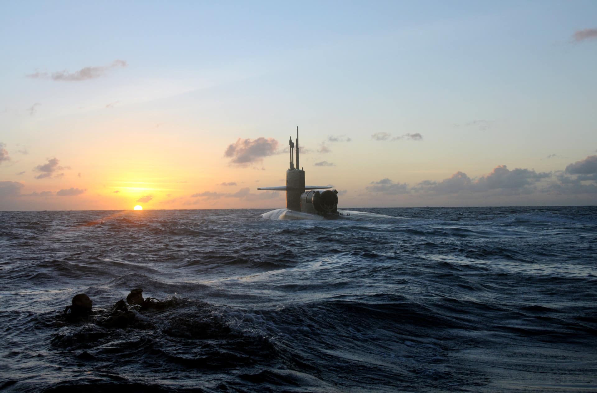 Sous-marin nucléaire américain ravitaillé aux Açores. "Missions secrètes"