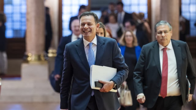 Gouvernement annonce un supplément extraordinaire pour les pensions et une réduction de l'IRC