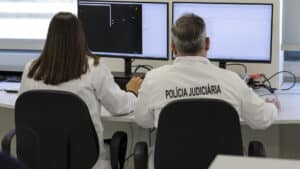 Un couple arrêté pour avoir tué un homme à coups à Mangualde pour un "motif futile".