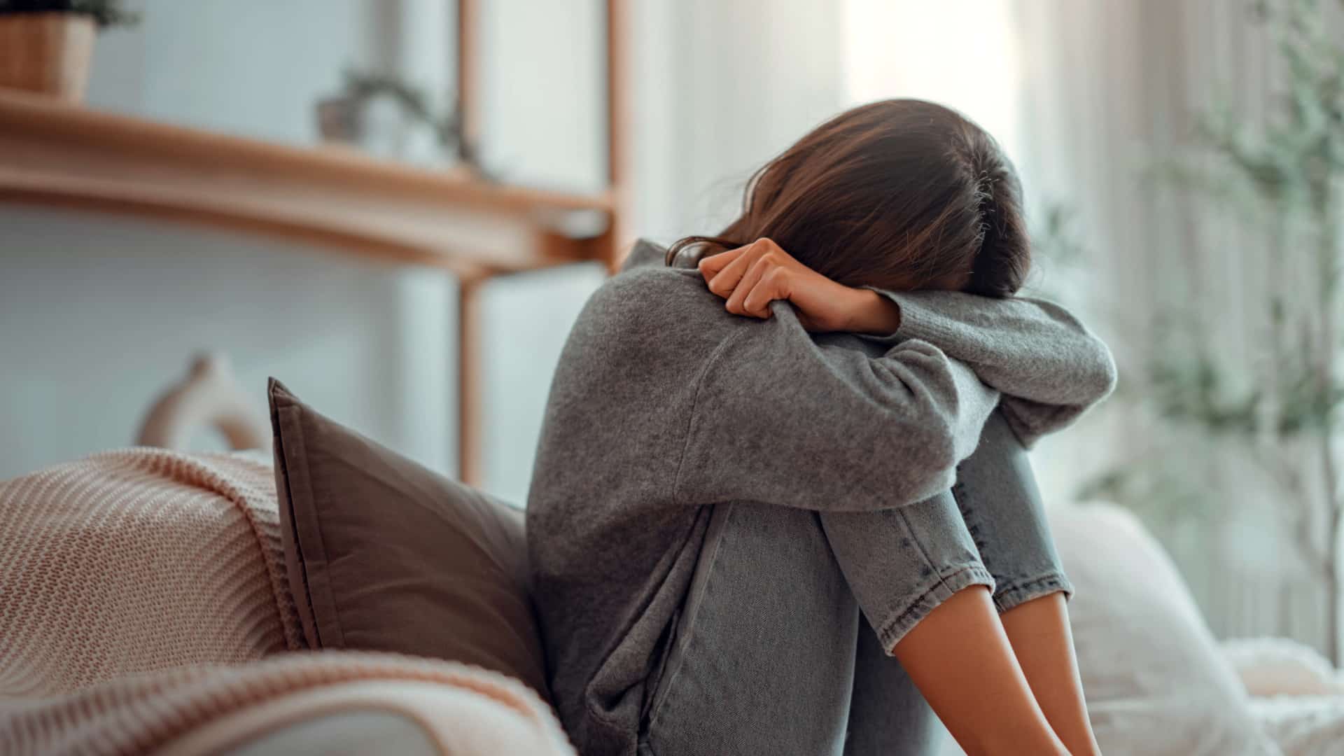 Un homme soupçonné d'avoir abusé de la fille et de la petite-fille de sa compagne pendant des années.
