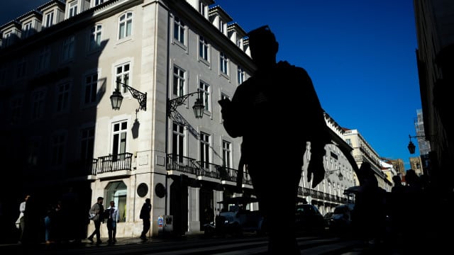 Un jeune de 16 ans détenu pour vols et conduite sans permis. Il est récidiviste.