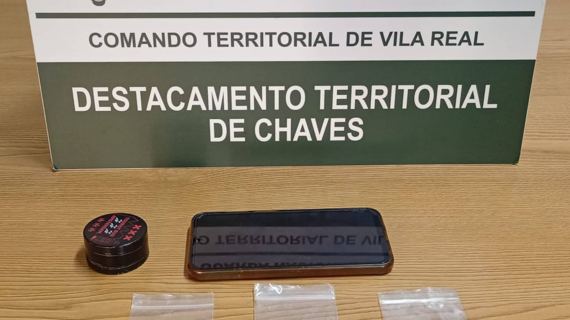 Un jeune de 23 ans arrêté pour trafic de stupéfiants à Chaves.