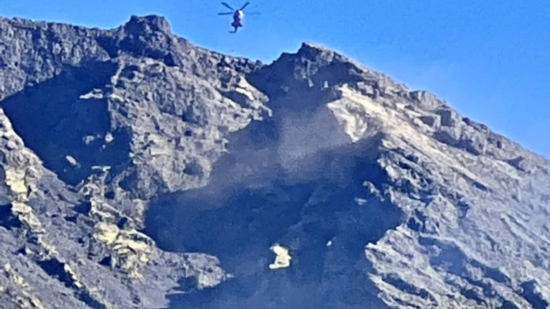 Un touriste secouru après avoir escaladé un pic sans autorisation et hors du sentier.