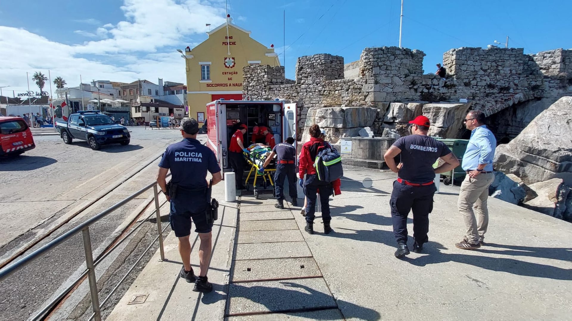 Une femme hospitalisée après s'être fracturé les jambes dans une chute aux Berlengas.