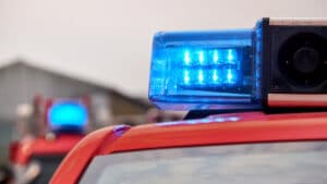 Une femme meurt suite à une sortie de route de voiture à Madère.