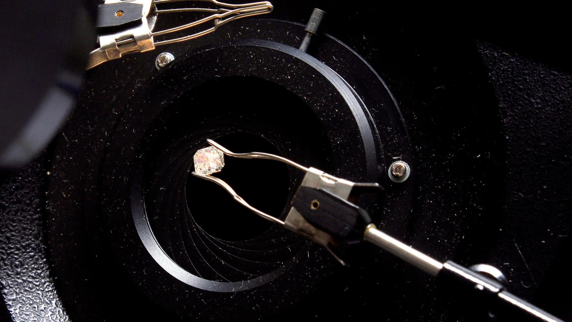 Vente aux enchères de diamants en Angola rapporte 13,1 millions d'euros