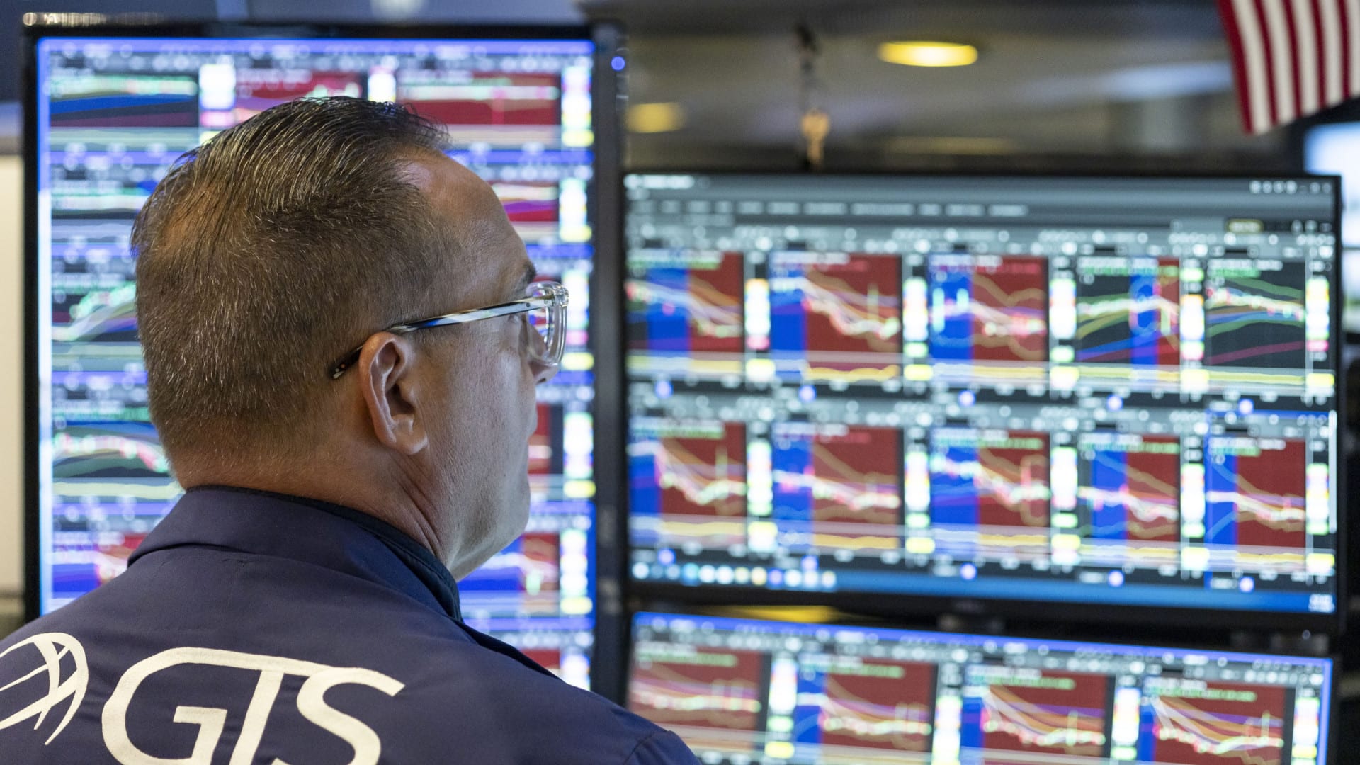 Wall Street semble sans direction et attend les résultats, mais avec un record du S&P500.