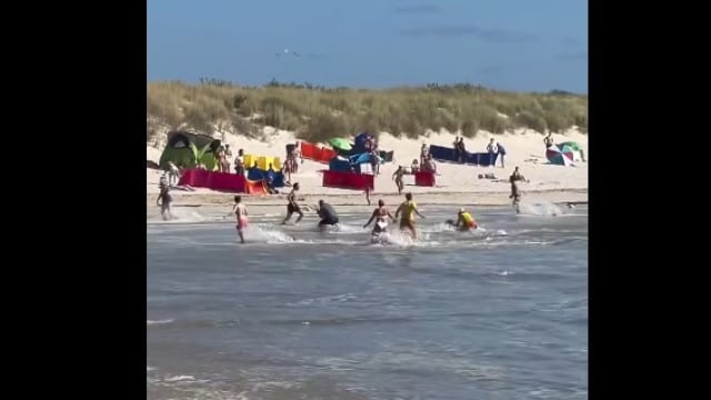 Agitation maritime. Les images montrent une traînée de destruction du nord au sud.