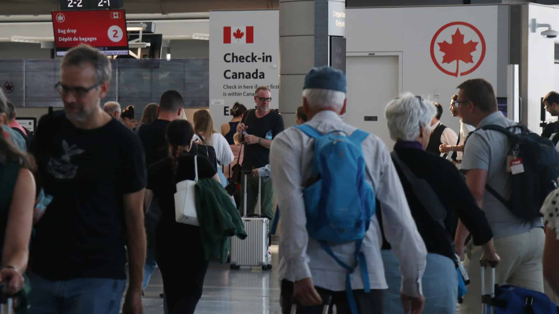 Air Canada suspend la reprise des vols annoncée pour aujourd'hui.