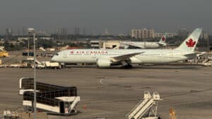 Air Canada suspend toutes les liaisons aériennes en raison d'une grève.