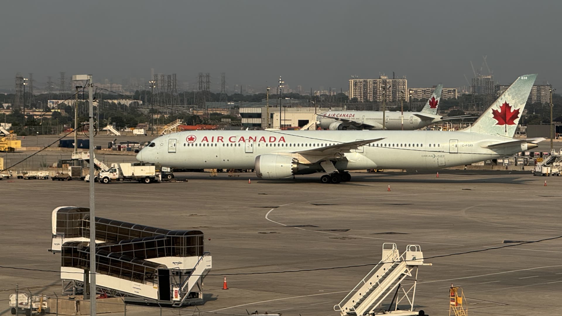 Air Canada suspend toutes les liaisons aériennes en raison d'une grève.