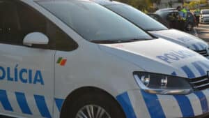 Arrêté à Lisbonne pour conduite sans permis, sans assurance et avec un faux document