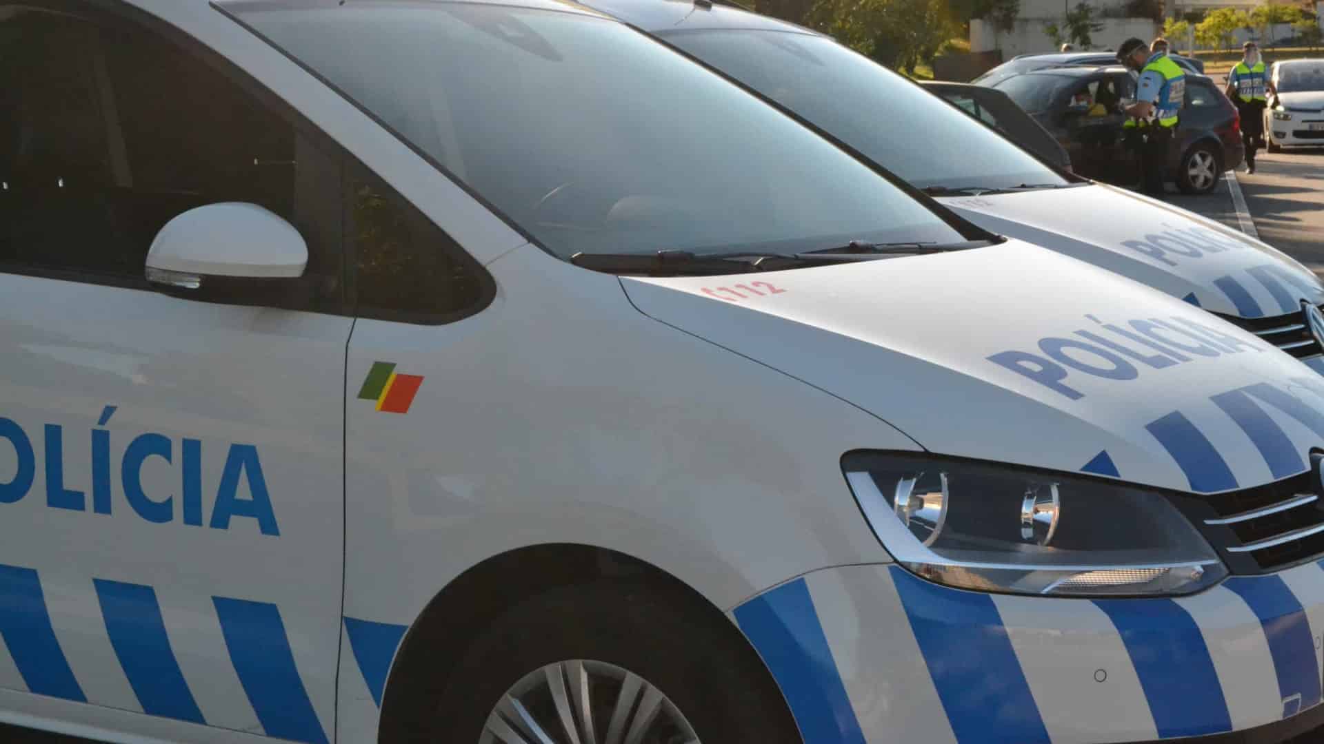 Arrêté à Lisbonne pour conduite sans permis, sans assurance et avec un faux document