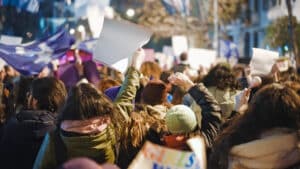 Attaque direct. Le mouvement des femmes condamne les modifications du travail.