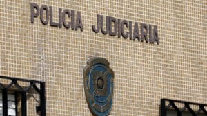 Bébé retrouvé mort à la maison, après qu'une jeune femme a caché sa grossesse. La PJ enquête.