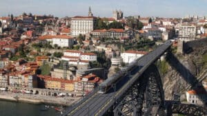 Des étudiants de Porto envoient des propositions aux partis pour la région.