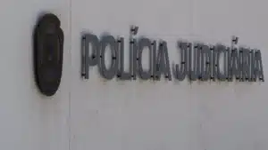 Détention préventive pour un homme qui a tiré sur son beau-frère et s'est barricadé à Barreiro.