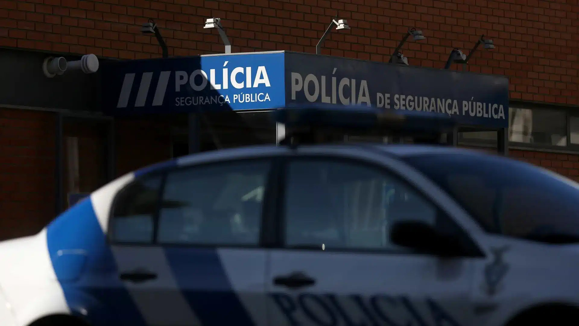 Détention provisoire pour le suspect de vol dans une bijouterie à Porto
