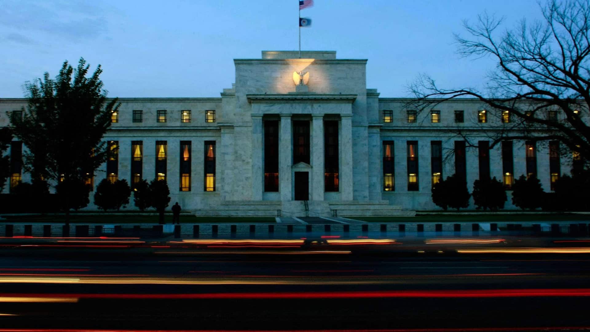 Deux membres de la Fed proches de Trump votent contre le maintien des taux en juillet.