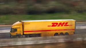 DHL limite temporairement l'envoi de colis vers les États-Unis.