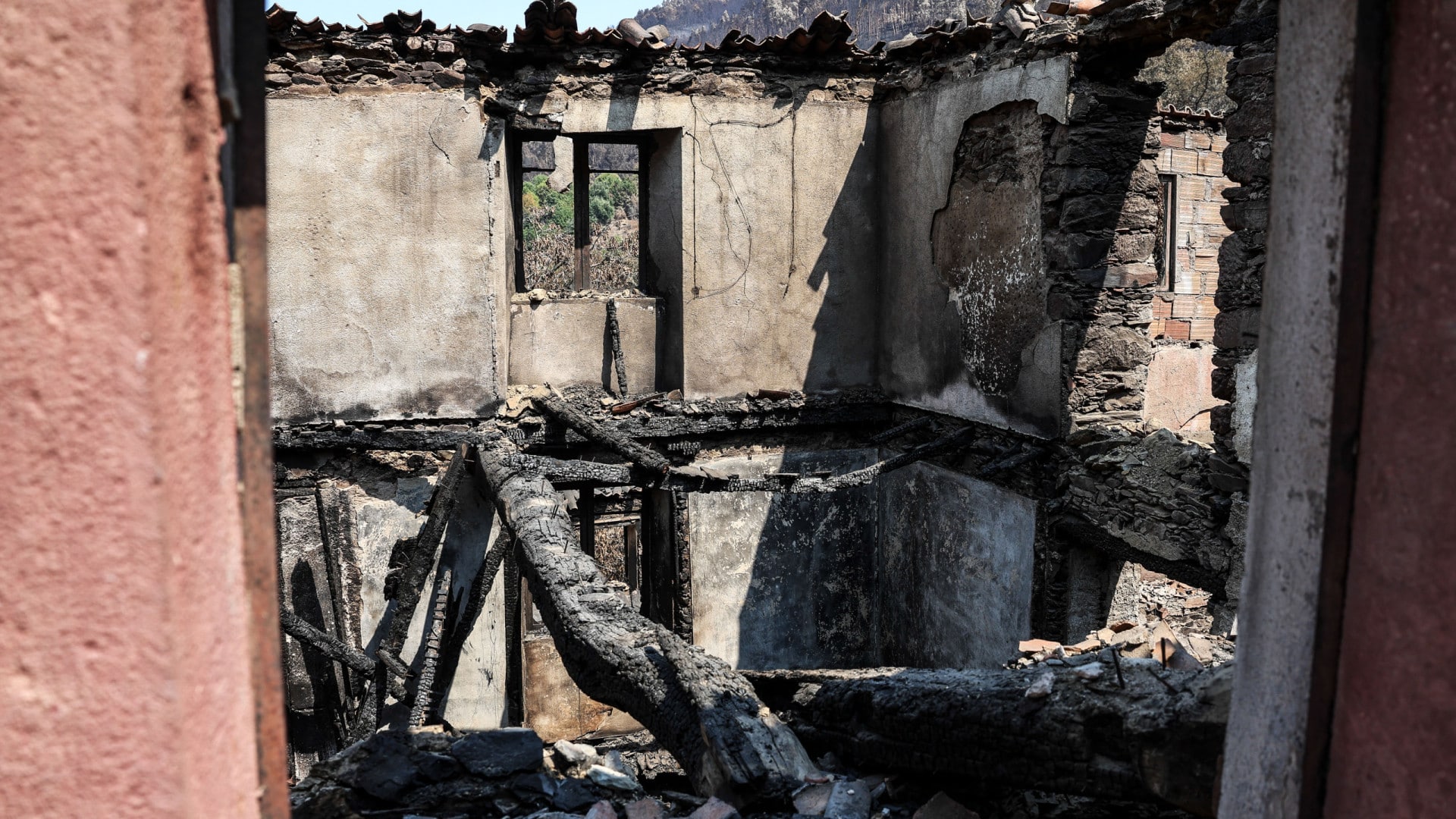 Diplôme avec des mesures de soutien pour les personnes touchées par les incendies entre en vigueur aujourd'hui.