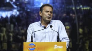Étrangers ? Ne serait-il pas "normal" que les juges de la CC fassent des "jugements politiques" ?