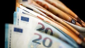 Euro Global Banco sans autorisation pour dépôts ou accorder des crédits