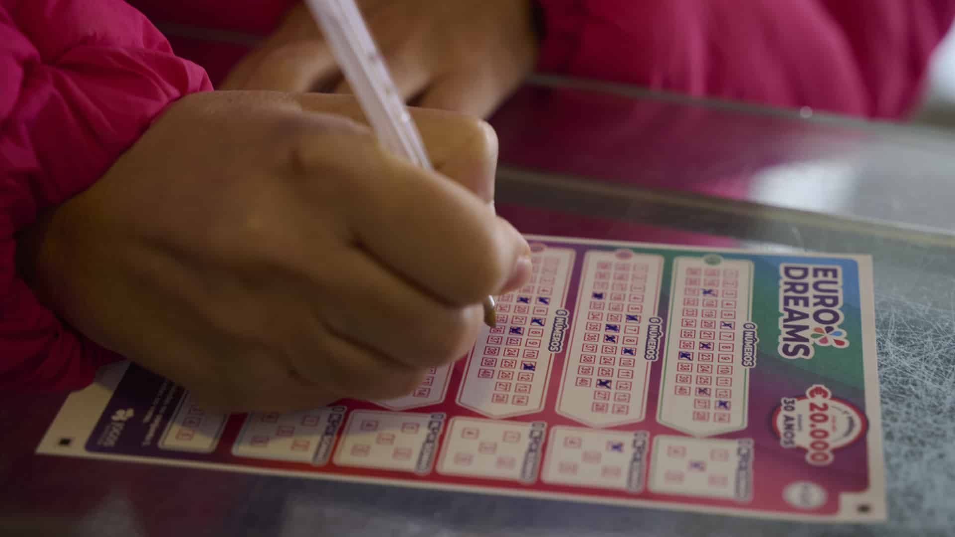 EuroDreams semble 'sonhadores', mais le 2ème prix est sorti à l'étranger. Et ici?