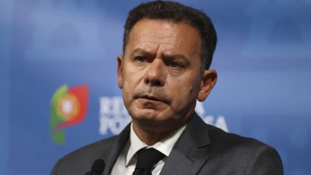 Exonération de frais Le gouvernement précise que c'est pour les "malades non référencés".