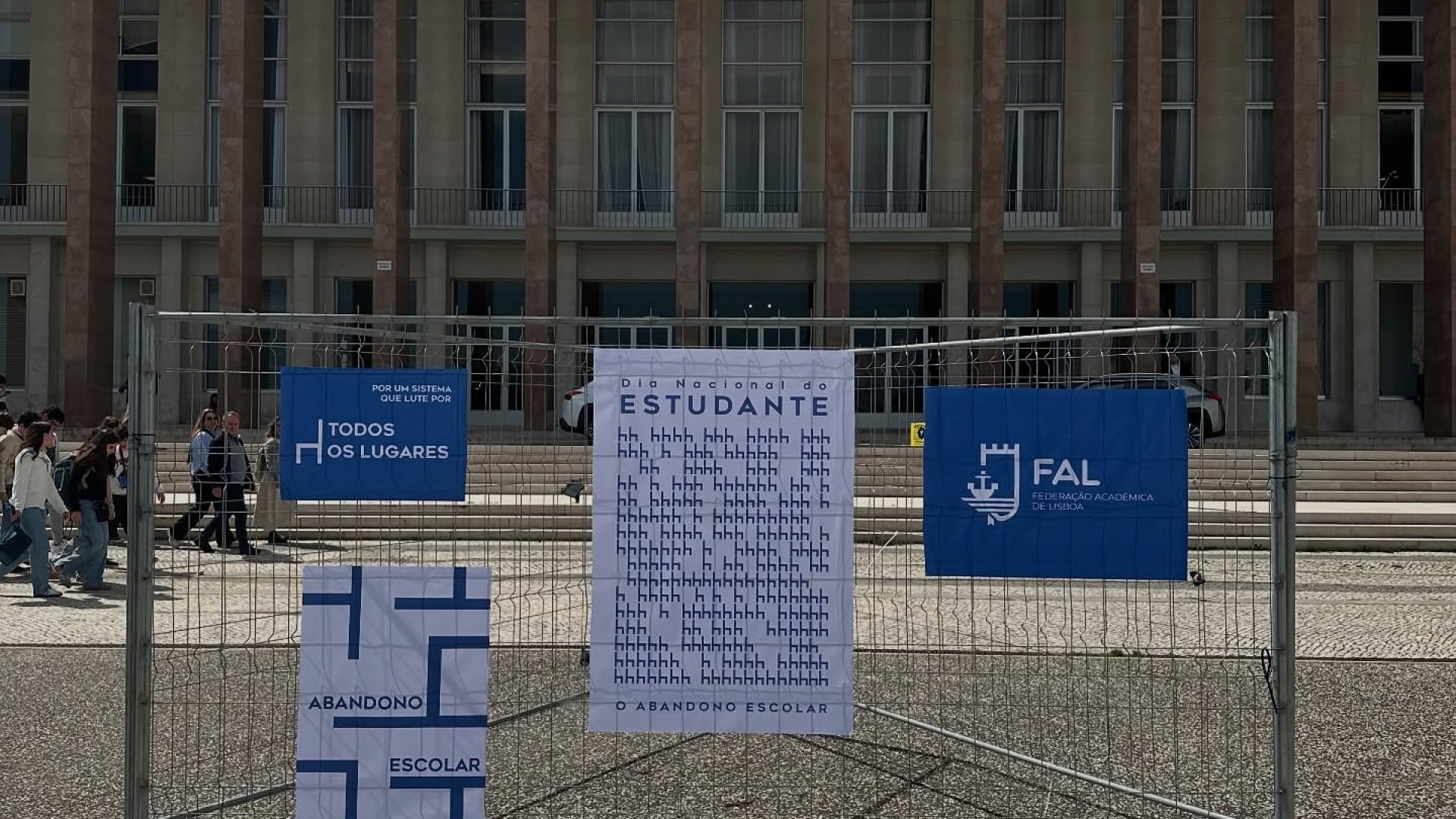 FAL exige l'égalité des chances dans l'accès à l'enseignement supérieur.