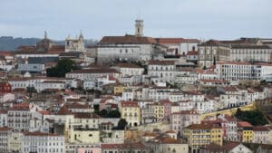 Femme retrouvée morte dans le centre de Coimbra. La PJ enquête.