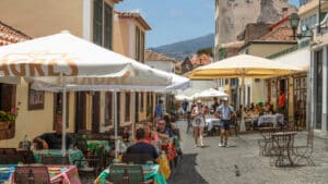 Funchal approuve la suspension temporaire des licences d'AL