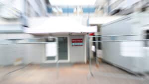 Hôpital d'Évora avec des limitations en médecine interne aux urgences polyvalentes