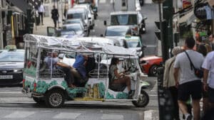 Hôtes, nuitées et bénéfices d'AL augmentent de 2,5%, 3,1% et 7,6% en juin.