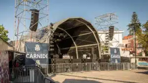 Il y a de la musique et des petites échoppes. La Foire de la Lumière commence déjà ce samedi à Carnide
