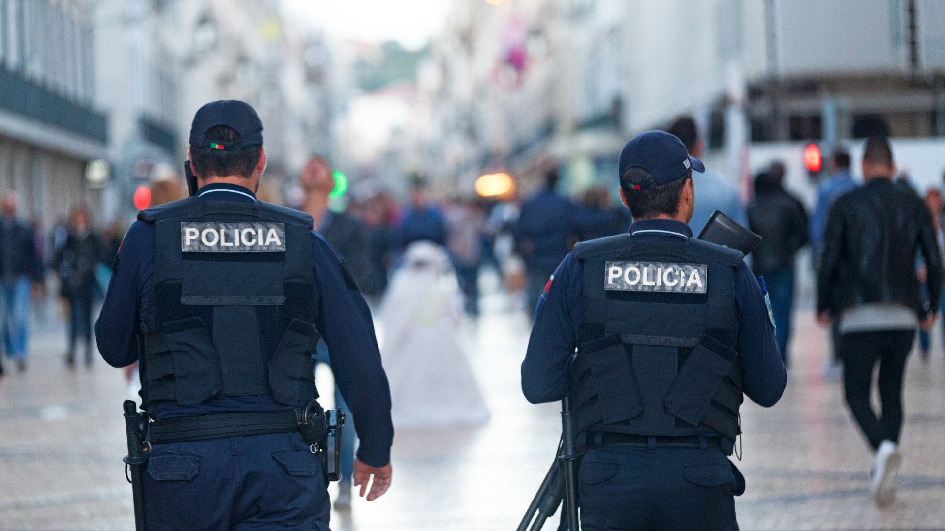 Ils volaient et "agressaient". Des jeunes attiraient des victimes sur une application LGBTQ+.